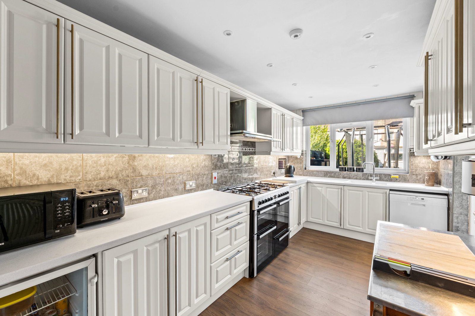 End Of Terrace House for sale in Croydon, Brockenhurst Road, Croydon, CR0 7DR, 1650 m²