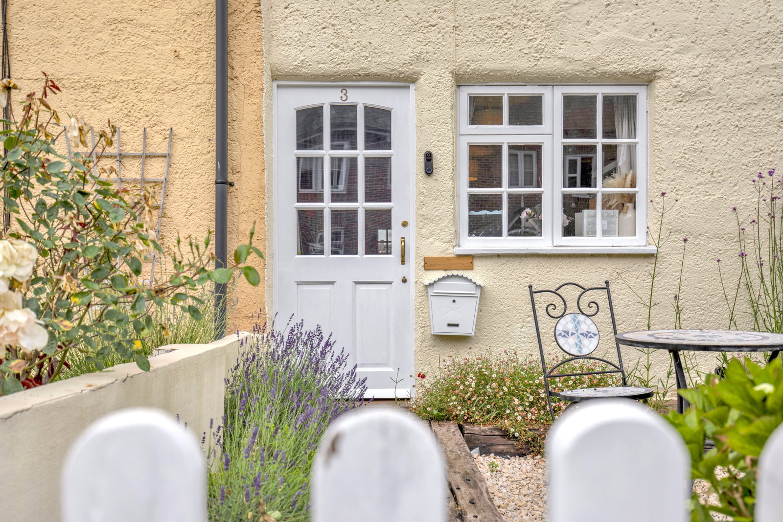 End Of Terrace House in Farnham
