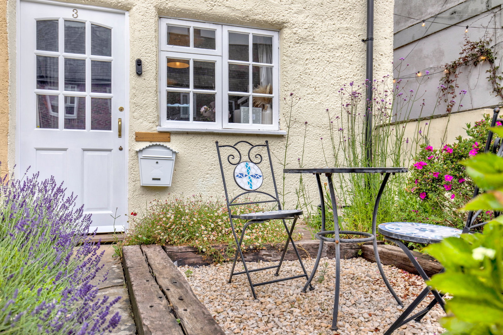 End Of Terrace House in Farnham