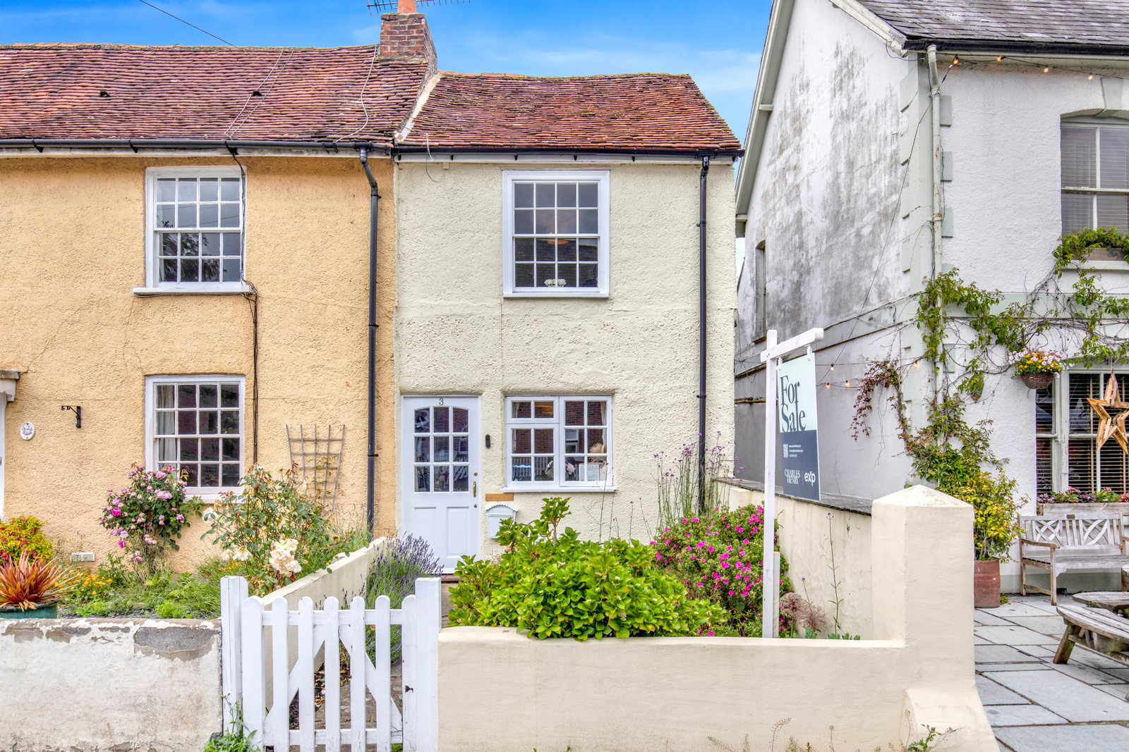 End Of Terrace House in Farnham