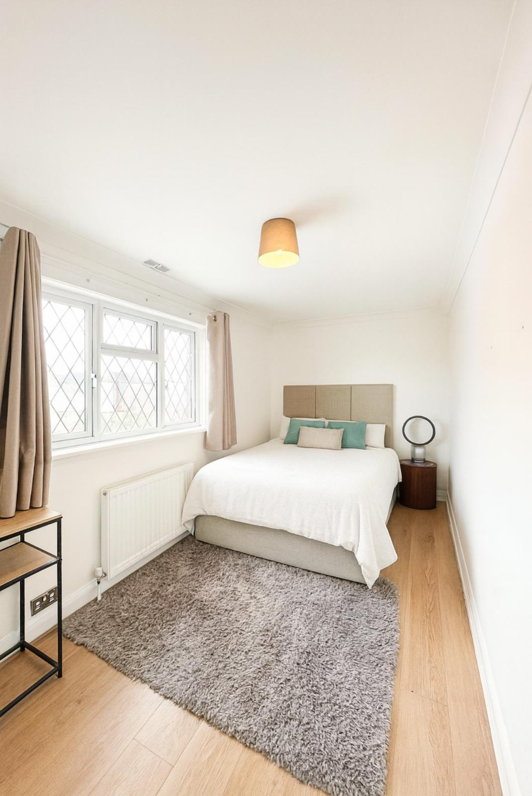 Semi Detached House in New Malden