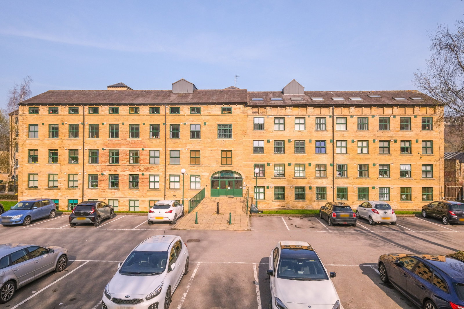 Flat in Huddersfield