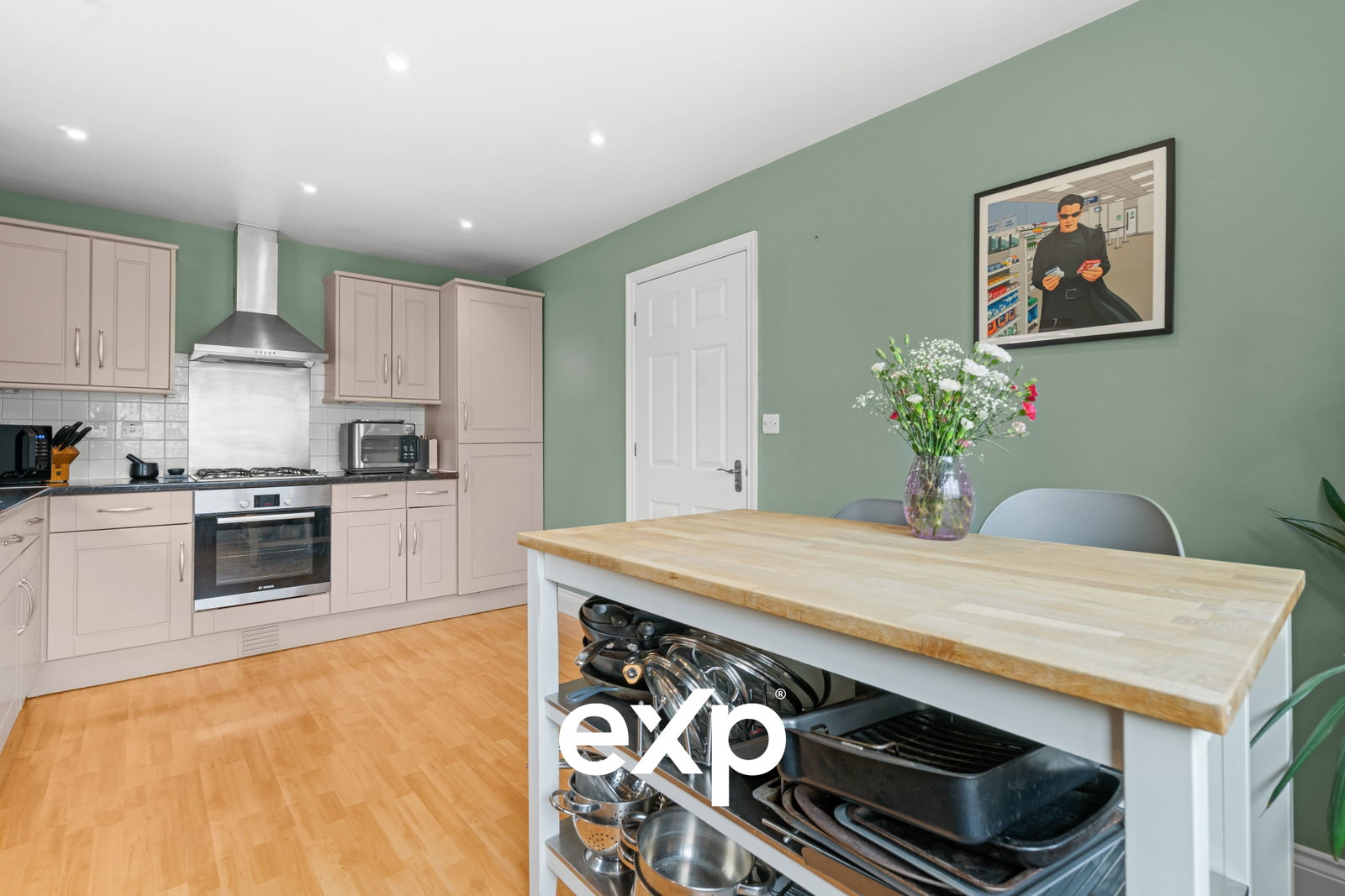 Detached House in Egham