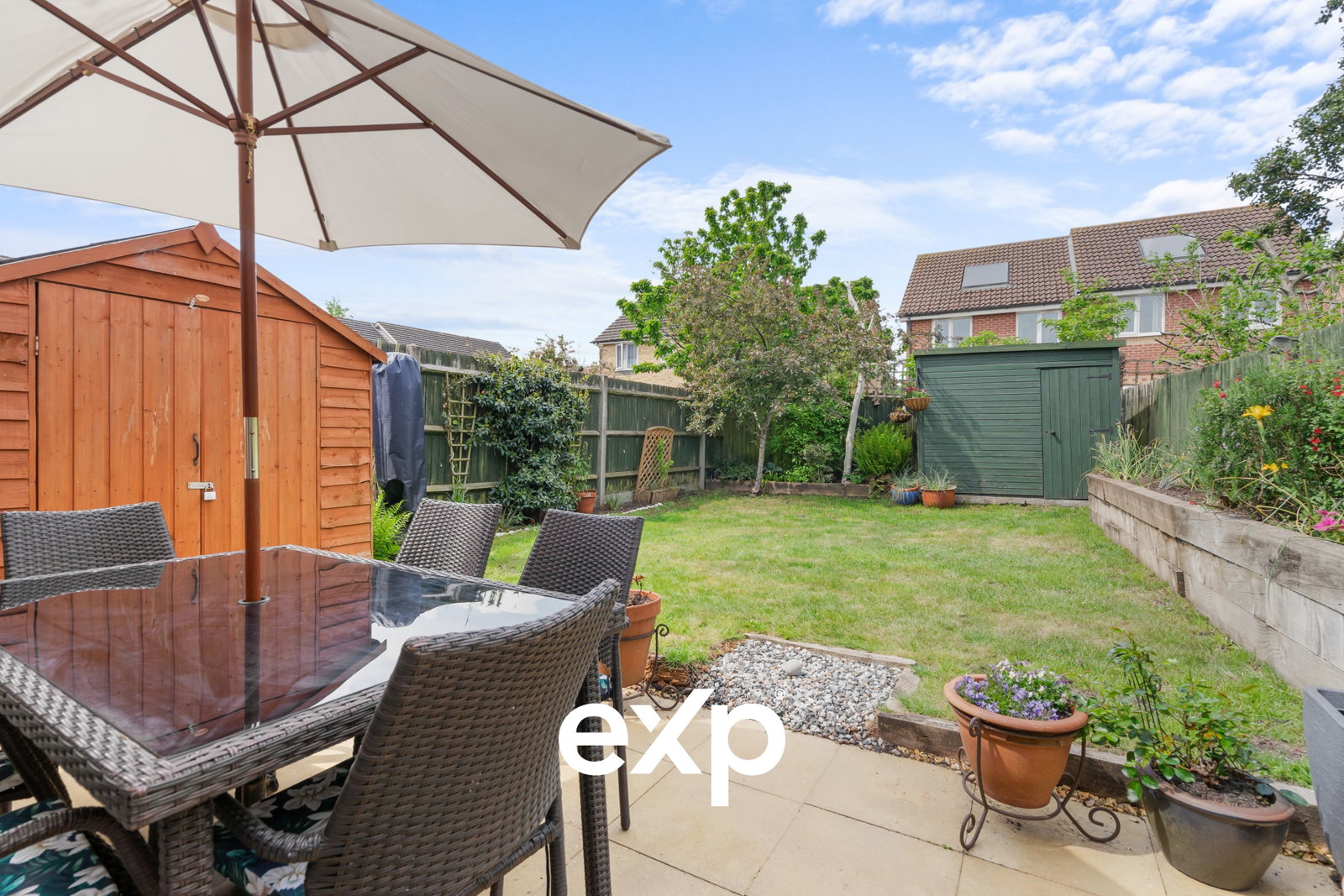 Detached House in Egham
