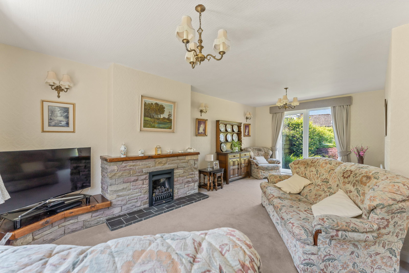 Semi Detached House in Macclesfield