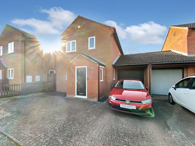 Link Detached House in Ashford