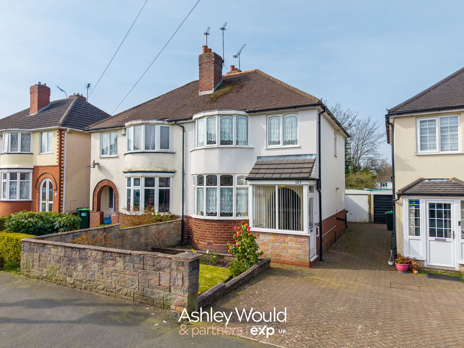Semi Detached House in Oldbury