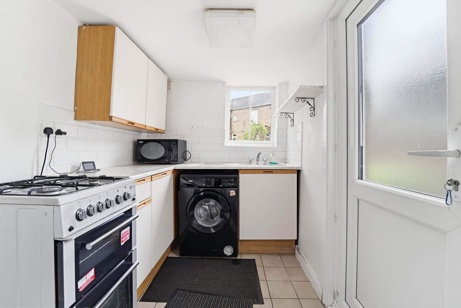 End Of Terrace House for sale in Hounslow, Holly Road, Hounslow, TW3 1UN, 709 m²