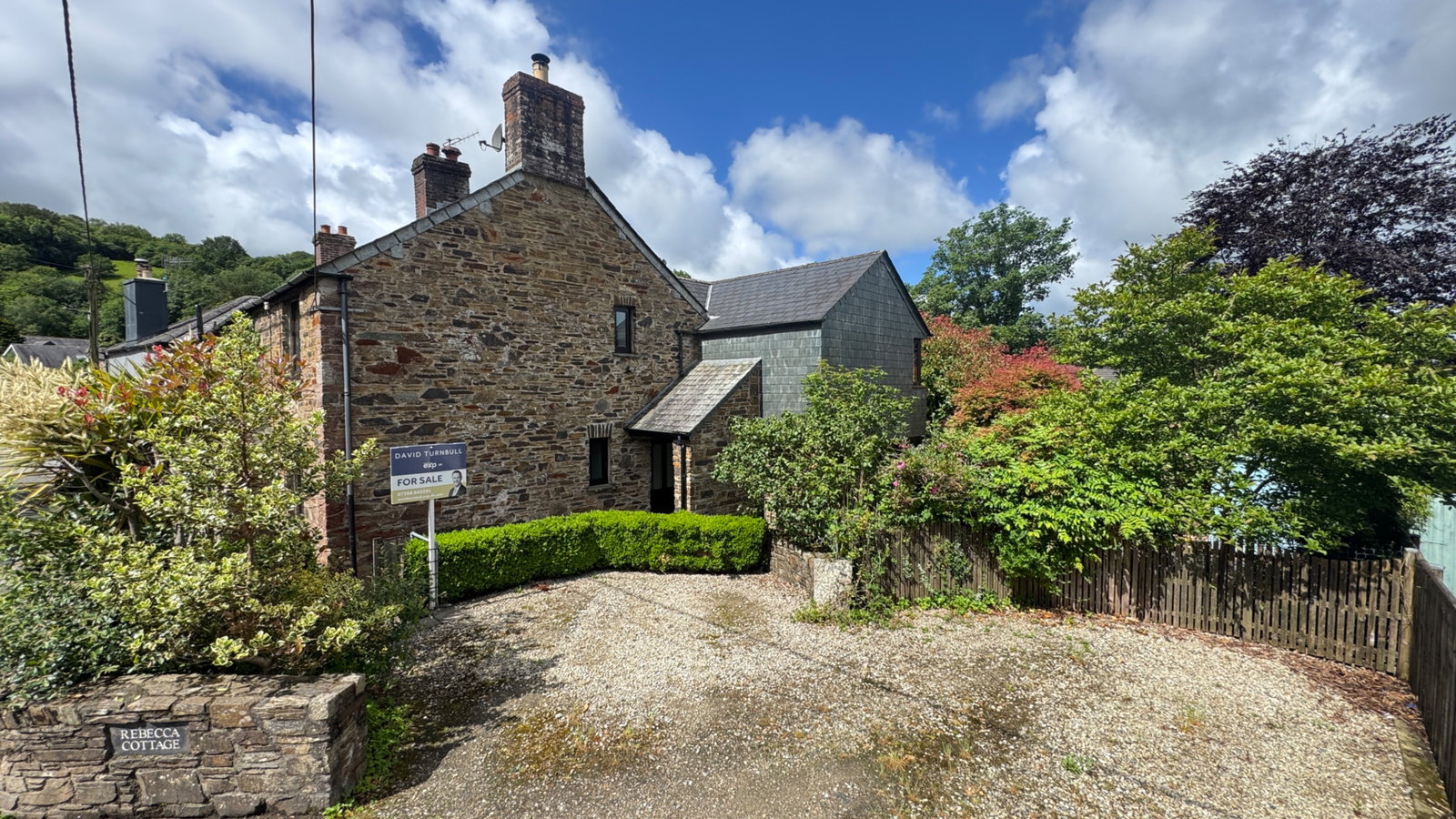 Semi Detached House in Lifton