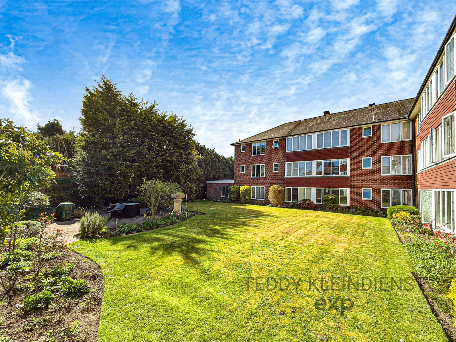 Studio in Thames Ditton