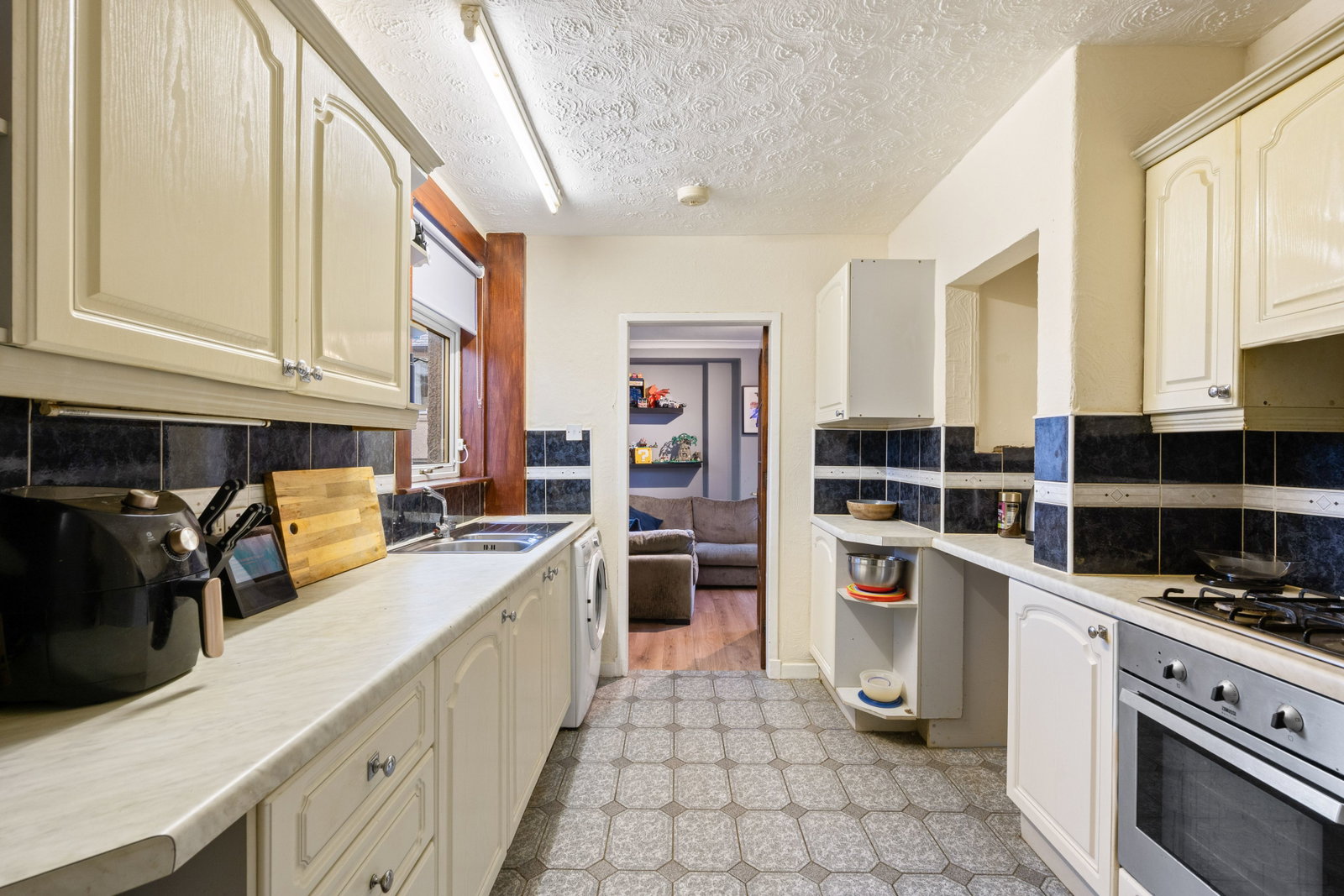 Semi Detached House in Broxburn