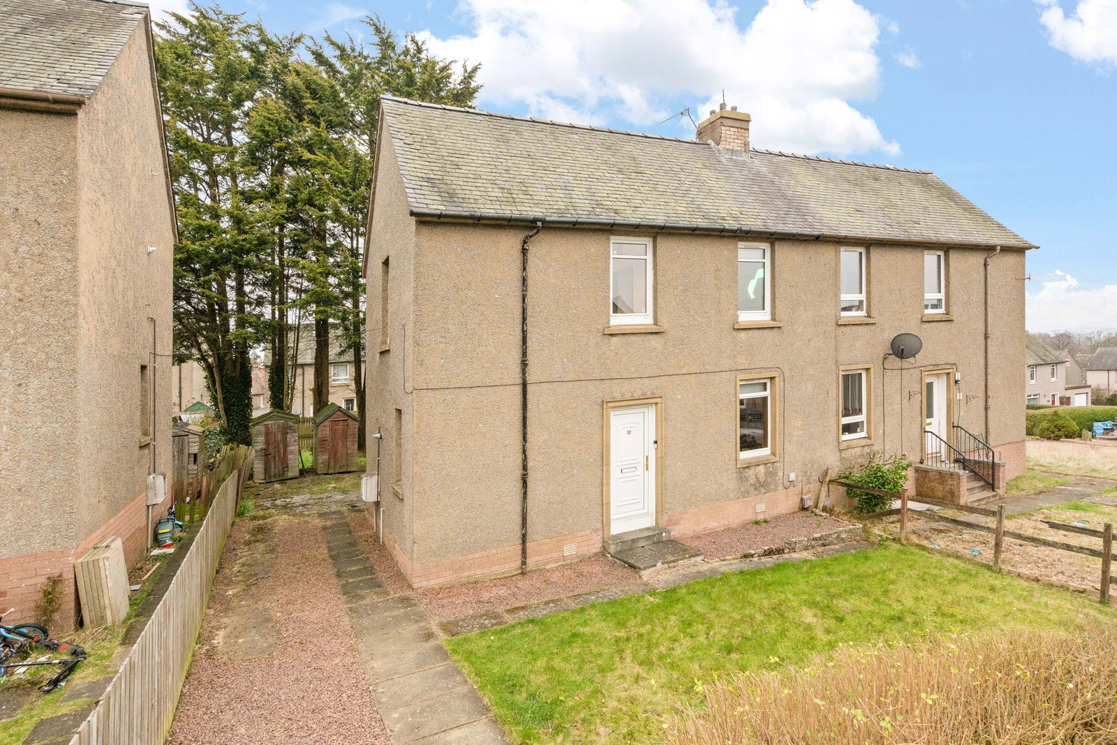 Semi Detached House in Broxburn
