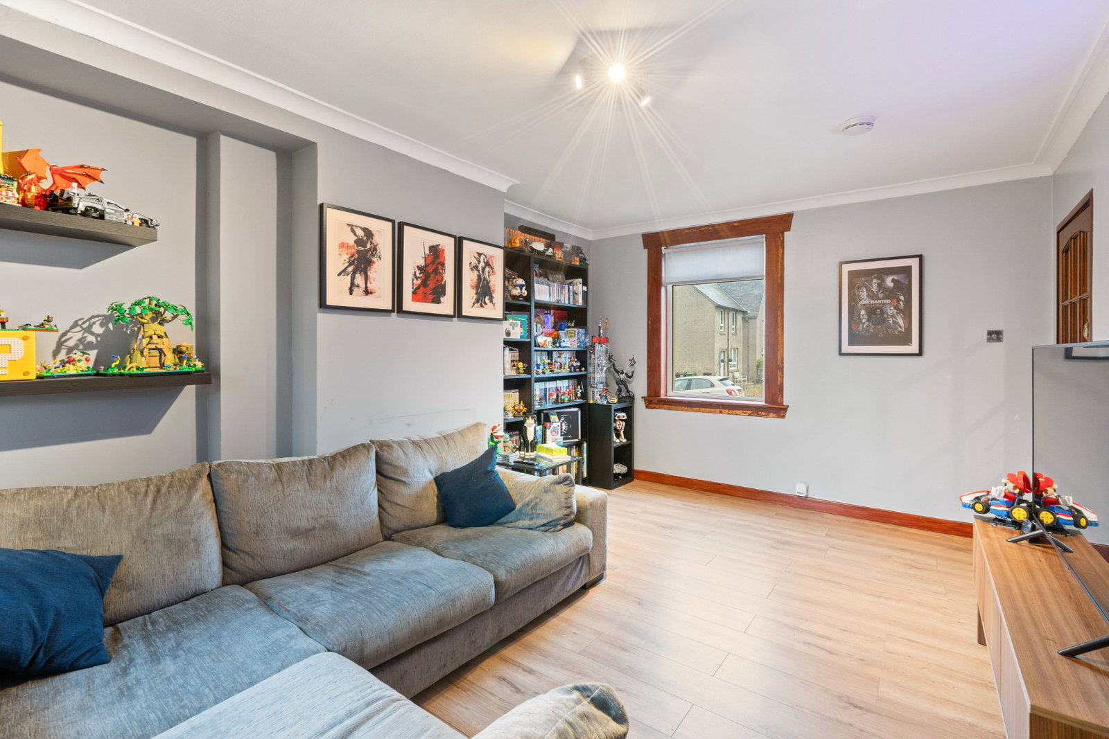 Semi Detached House in Broxburn