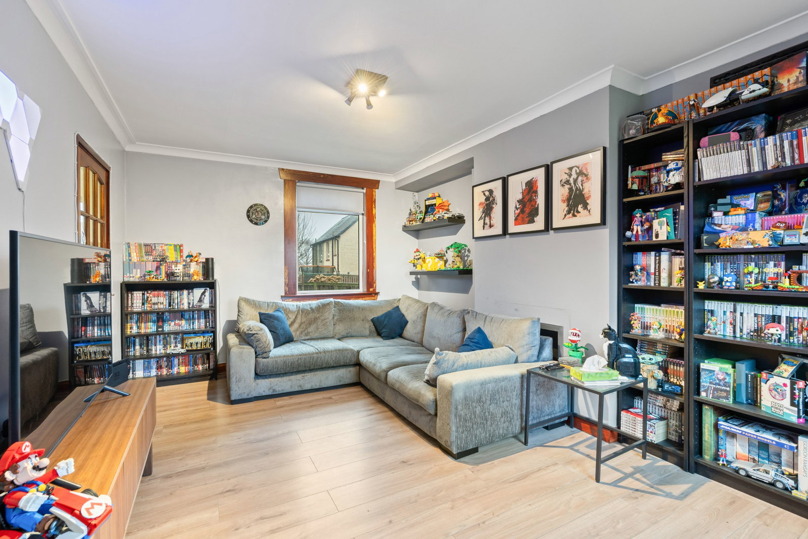 Semi Detached House in Broxburn