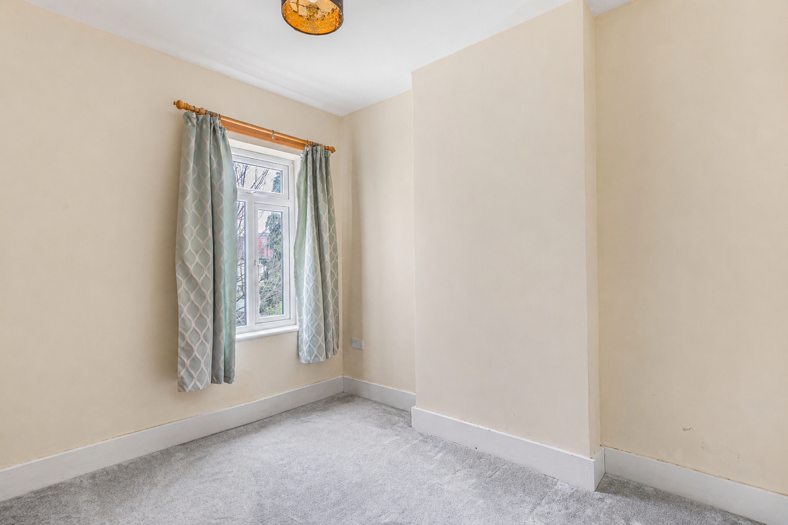 Semi Detached House in Mitcham