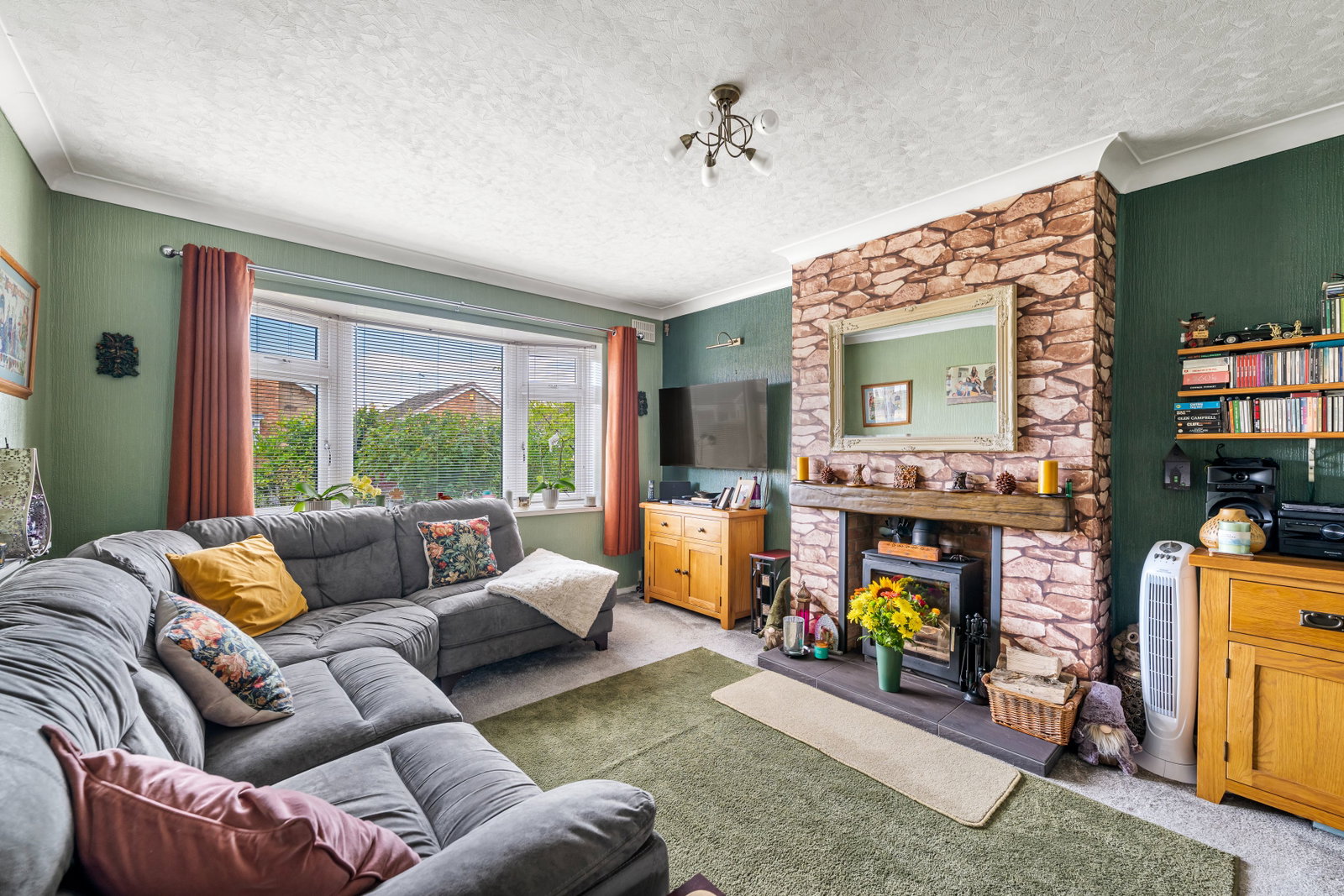 Bungalow in Lincoln 5