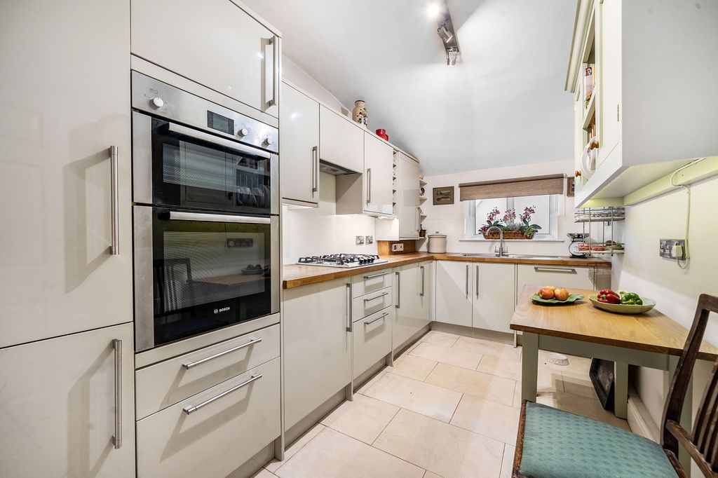 Flat in Cheltenham