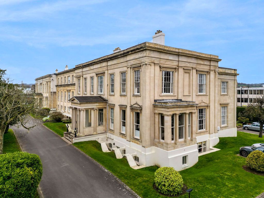 Flat in Cheltenham