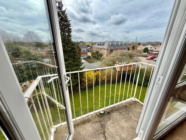 Flat in Bushey