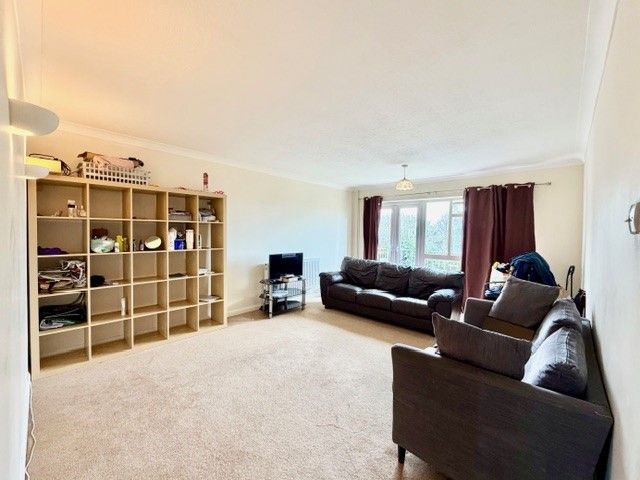 Flat in Bushey