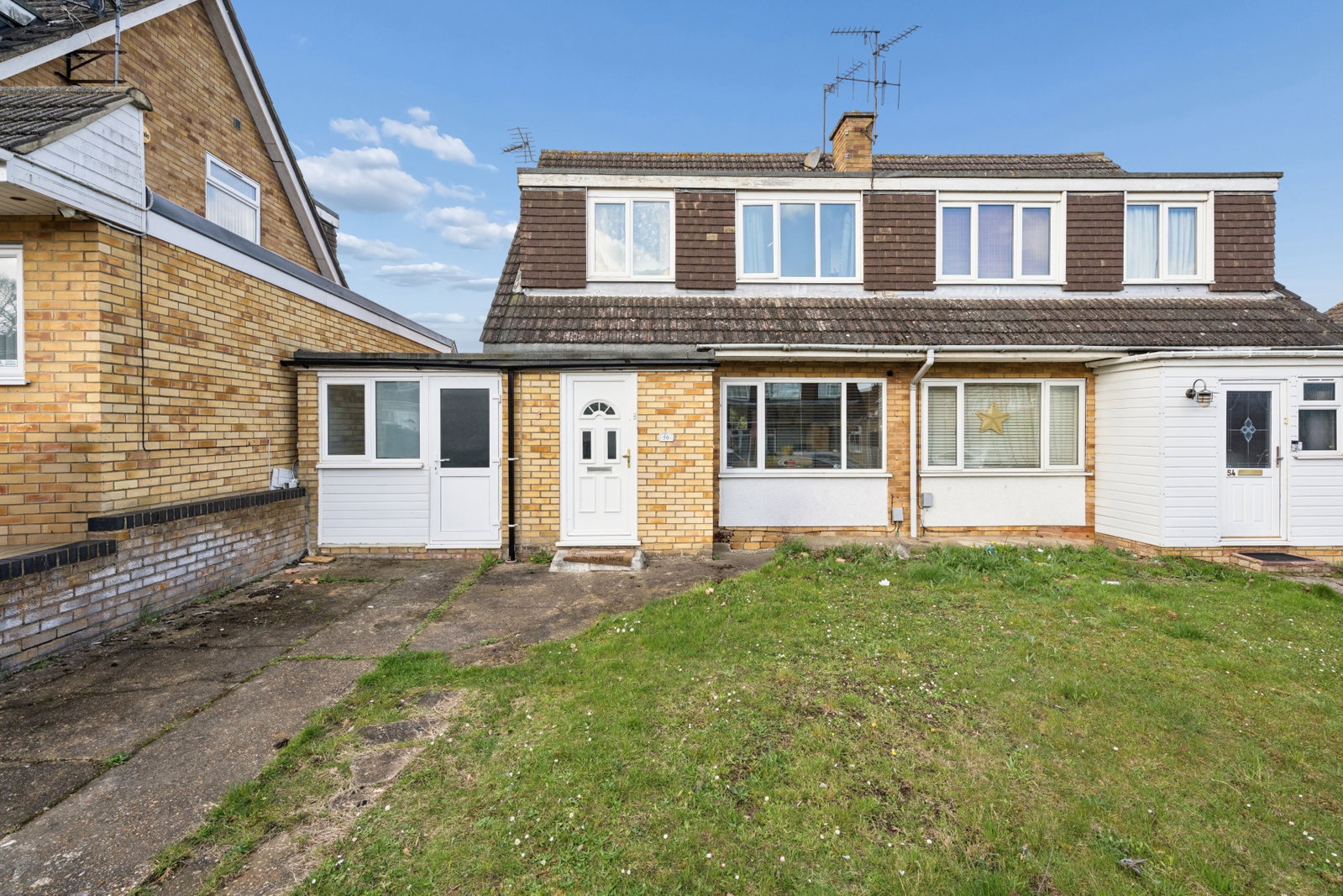 Semi Detached House in Luton