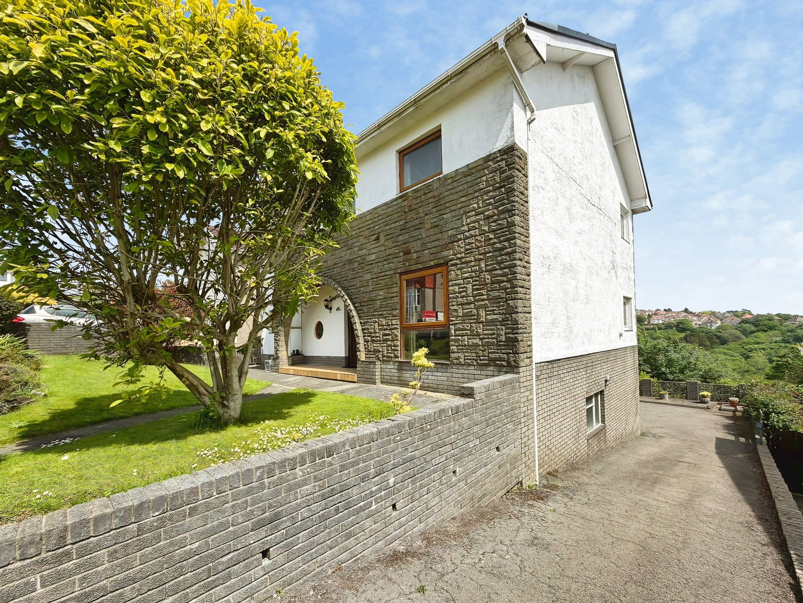 Detached House in Swansea