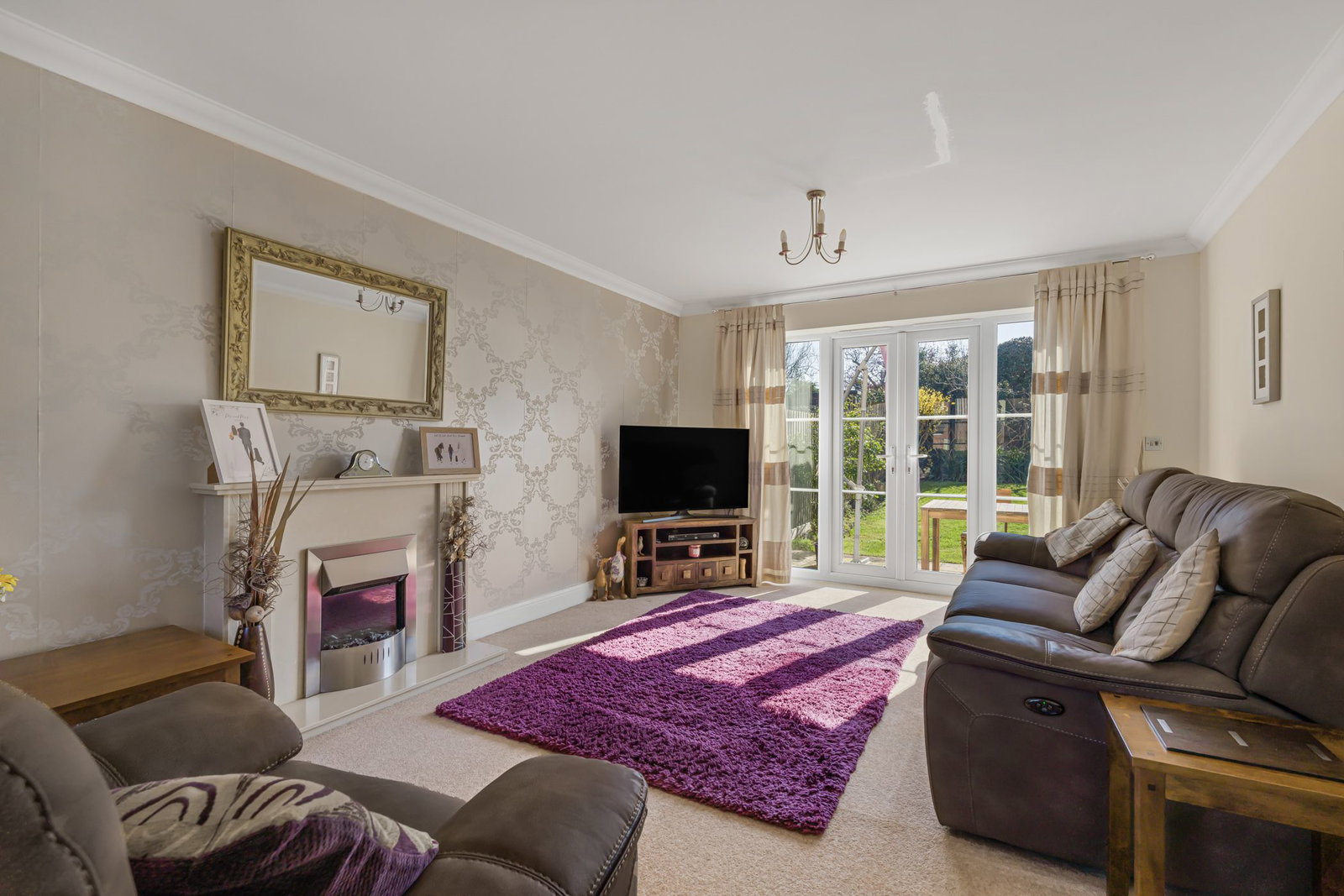 Semi Detached House in Gloucester
