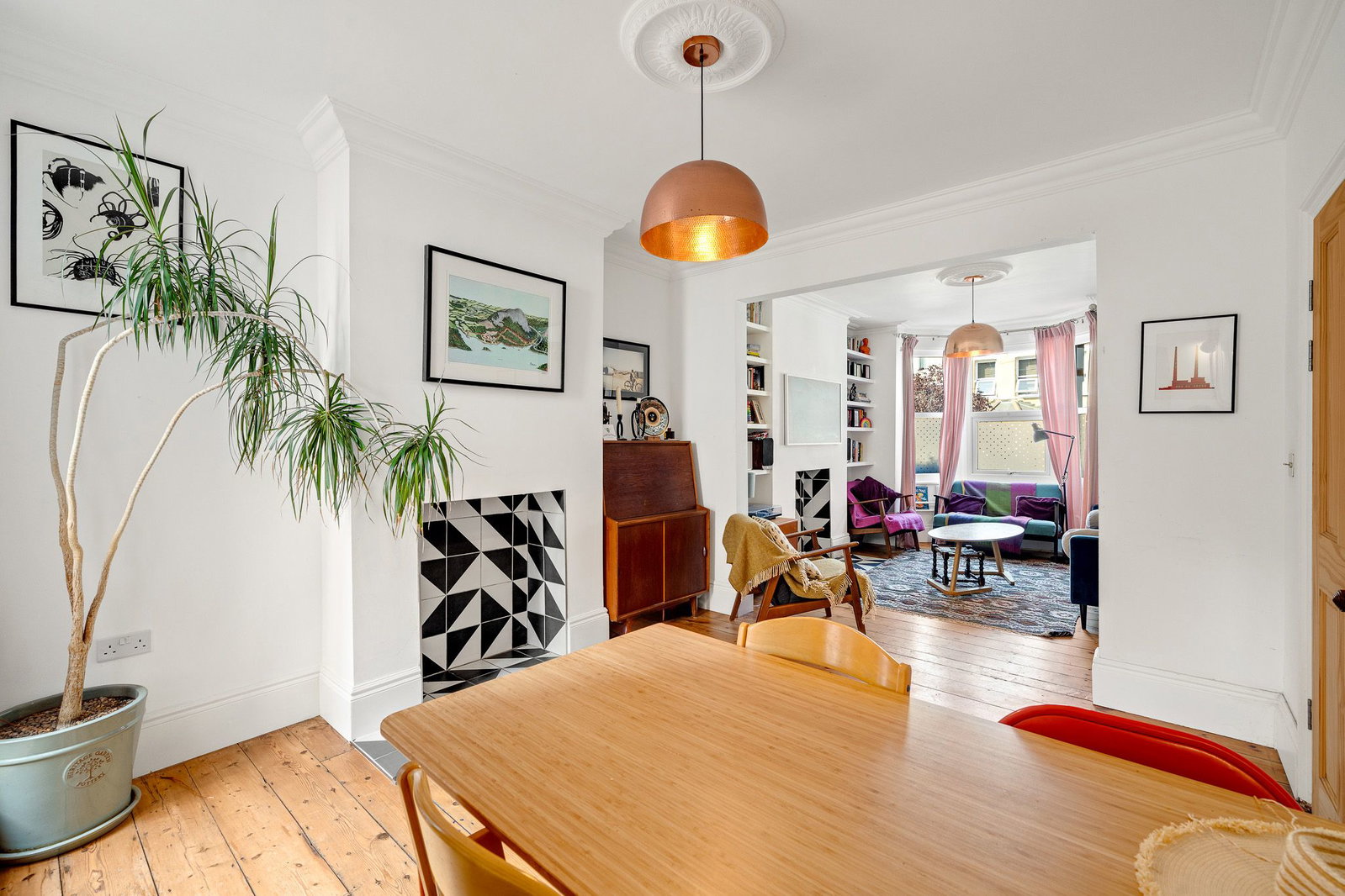 Terraced House for sale in London, Leghorn Road, Plumstead, London SE18 1SZ, 914 m²