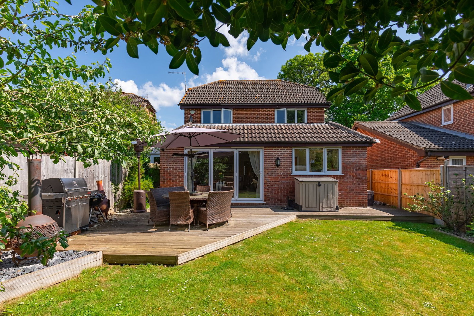 Detached House in Lingfield