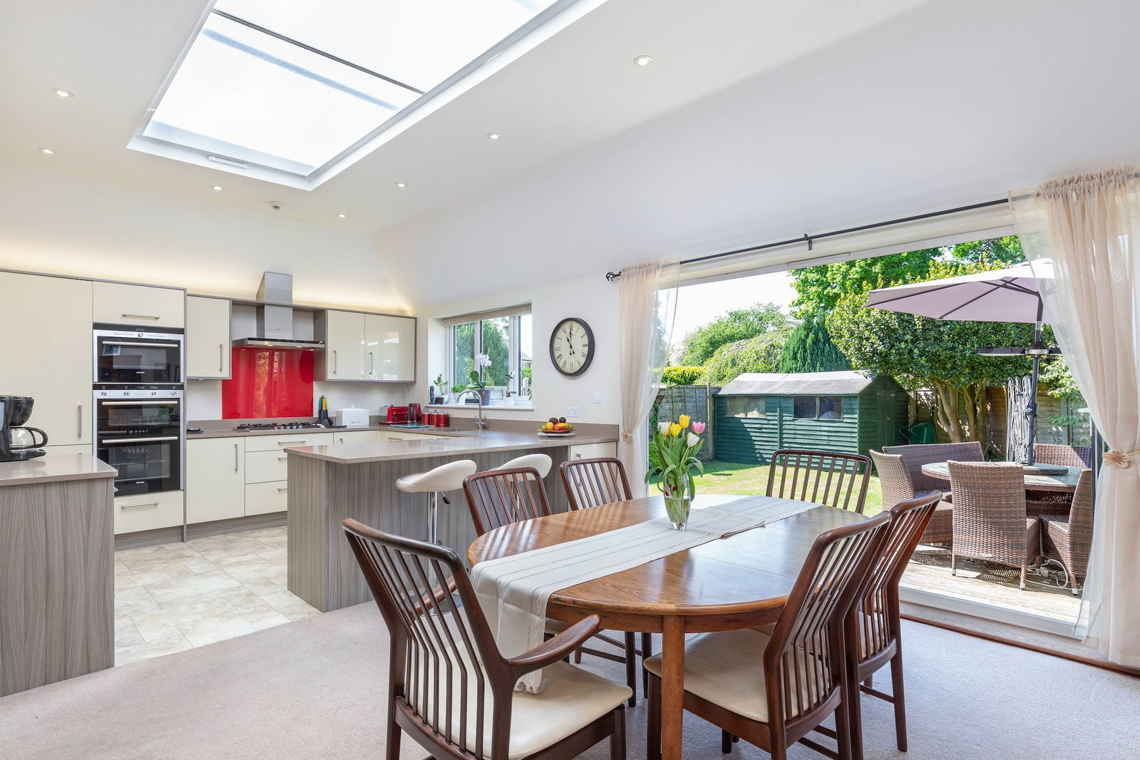 Detached House in Lingfield