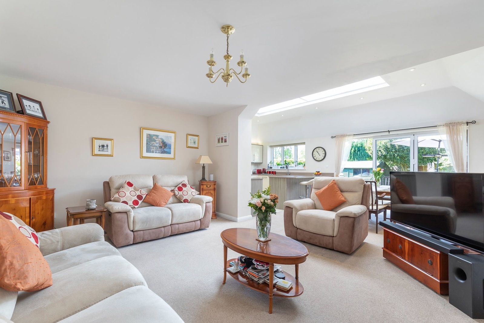 Detached House in Lingfield