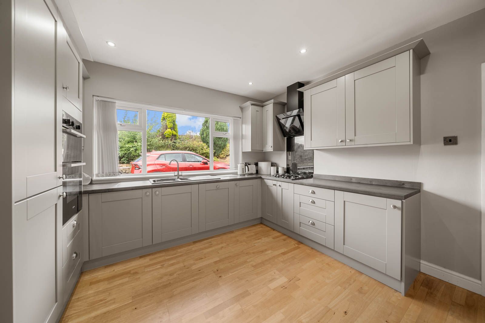 Detached House in Bradford