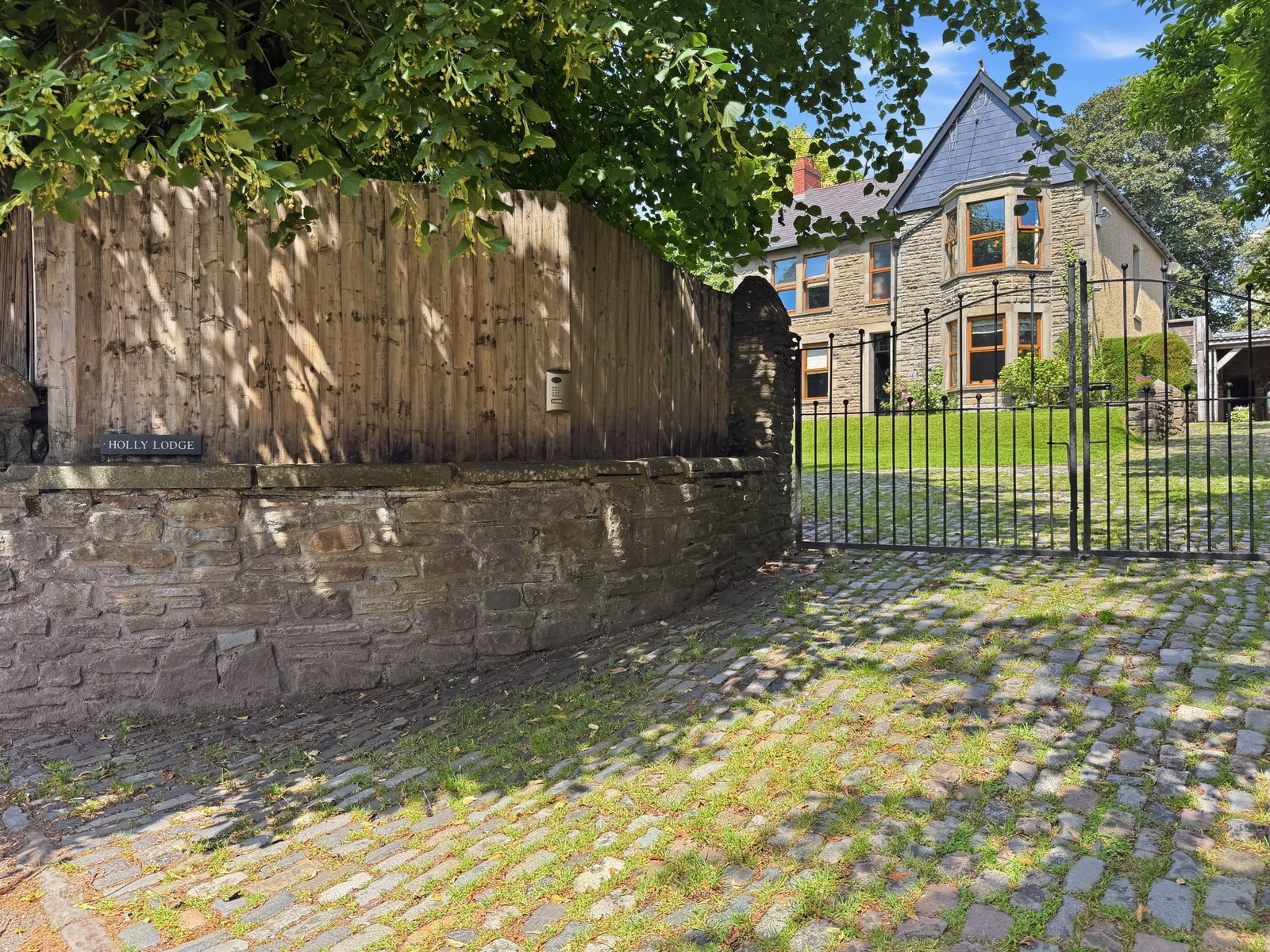 Detached House in Blackwood