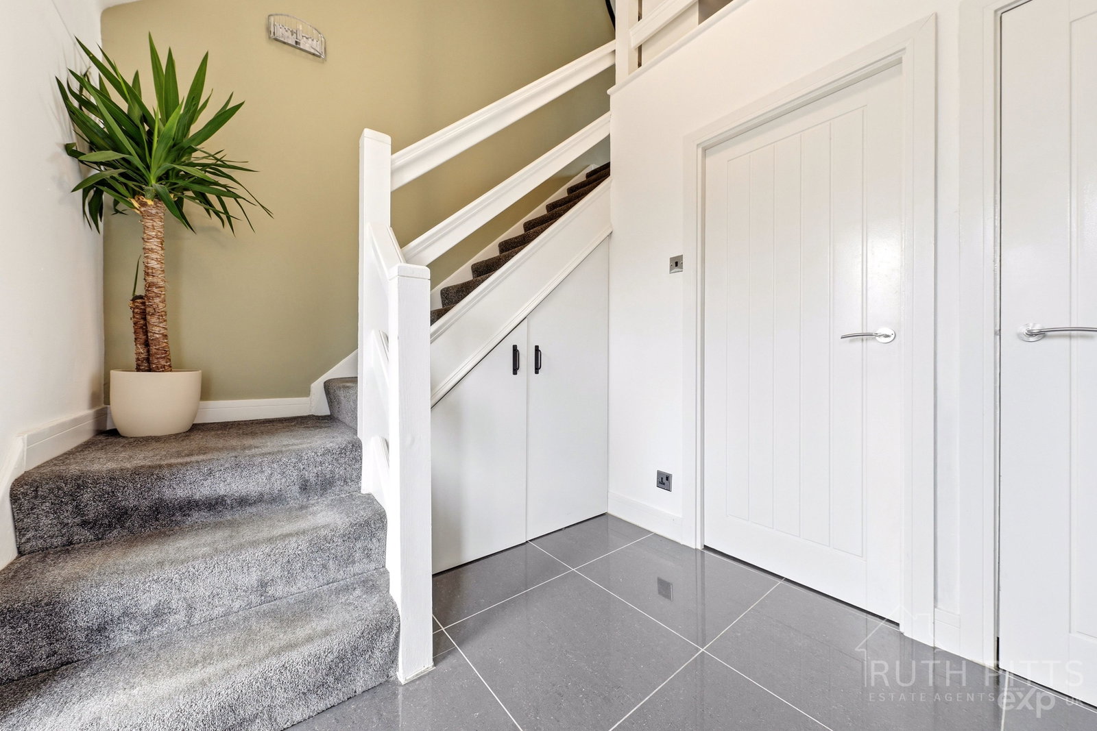 Semi Detached Bungalow for sale in Pontefract, Chiltern Drive, Ackworth, WF7