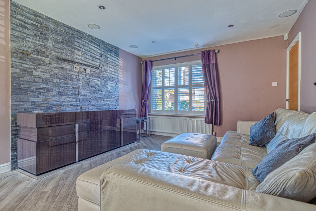 Detached House in Nottingham