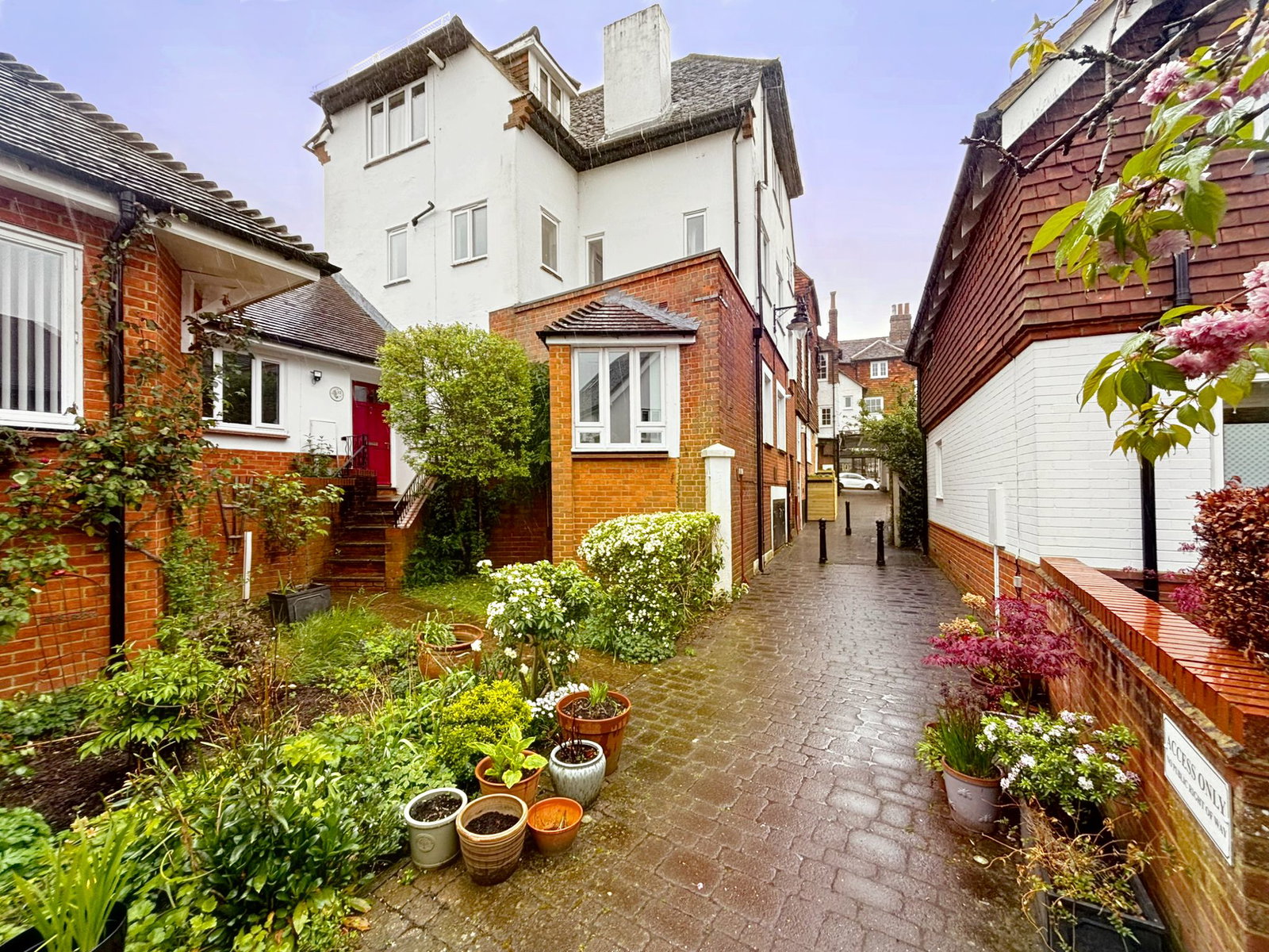 Ground Floor Flat in Dorking