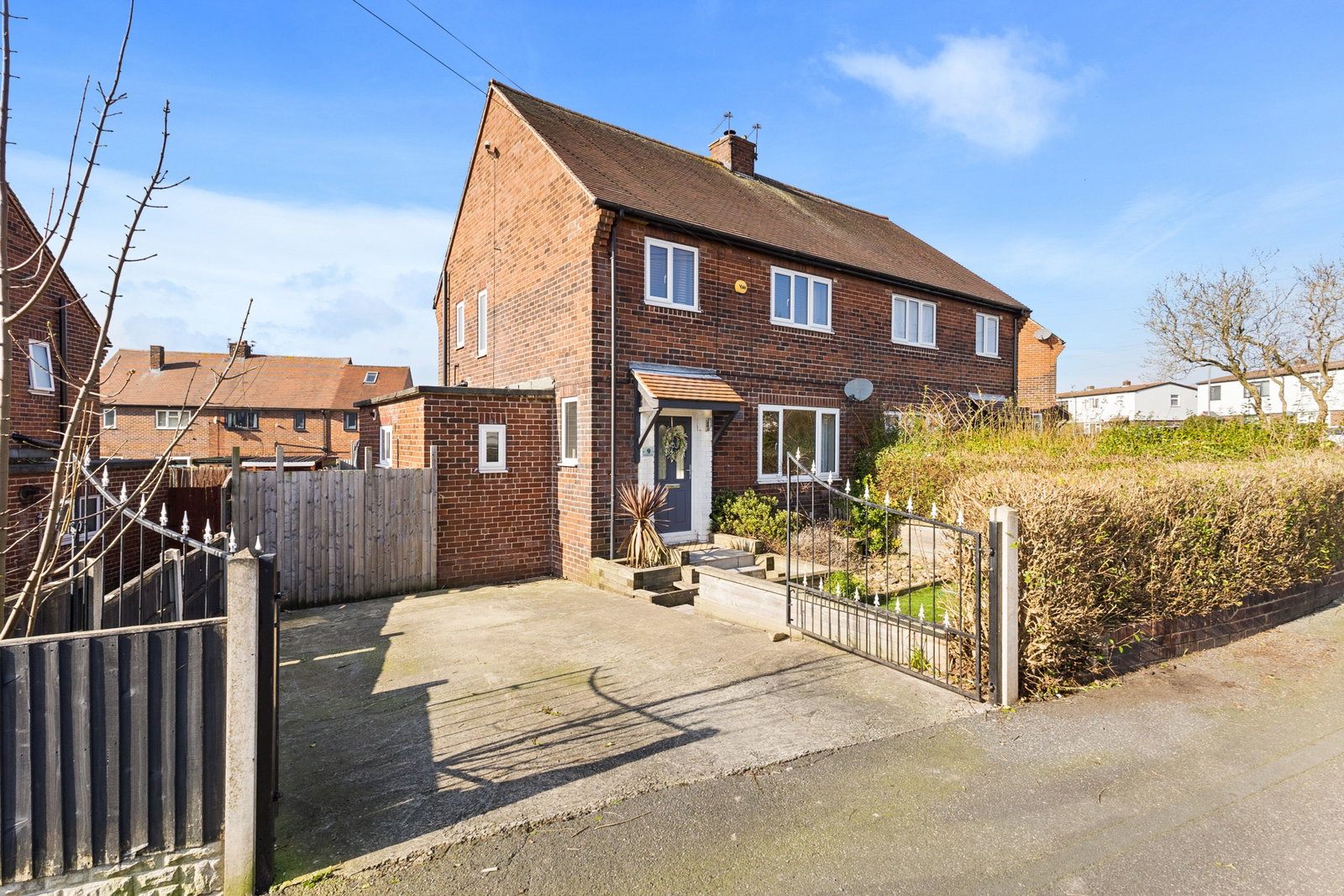 Semi Detached House in Featherstone