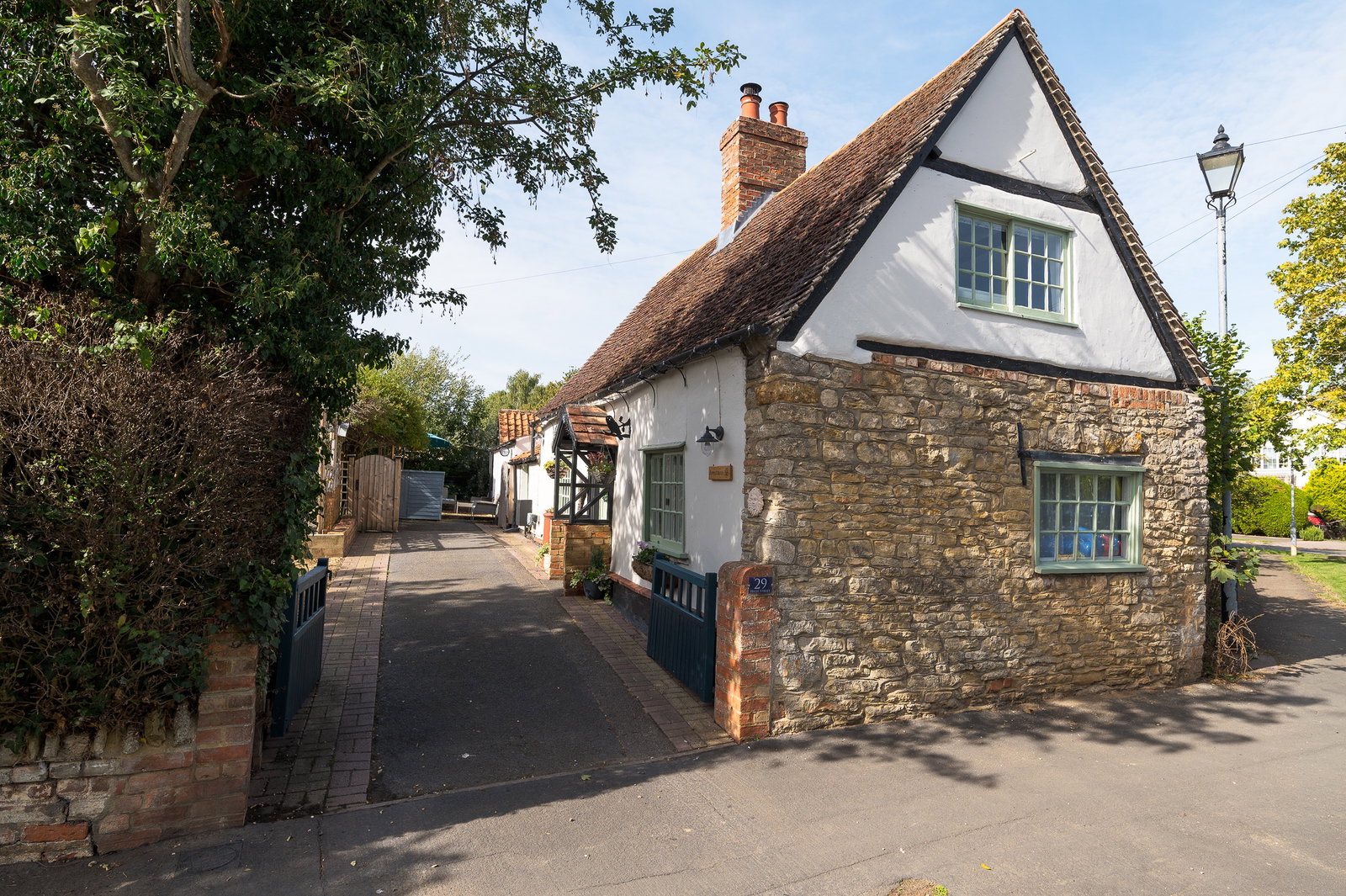 Detached House for sale in Bedford, High Street, Riseley, Bedfordshire