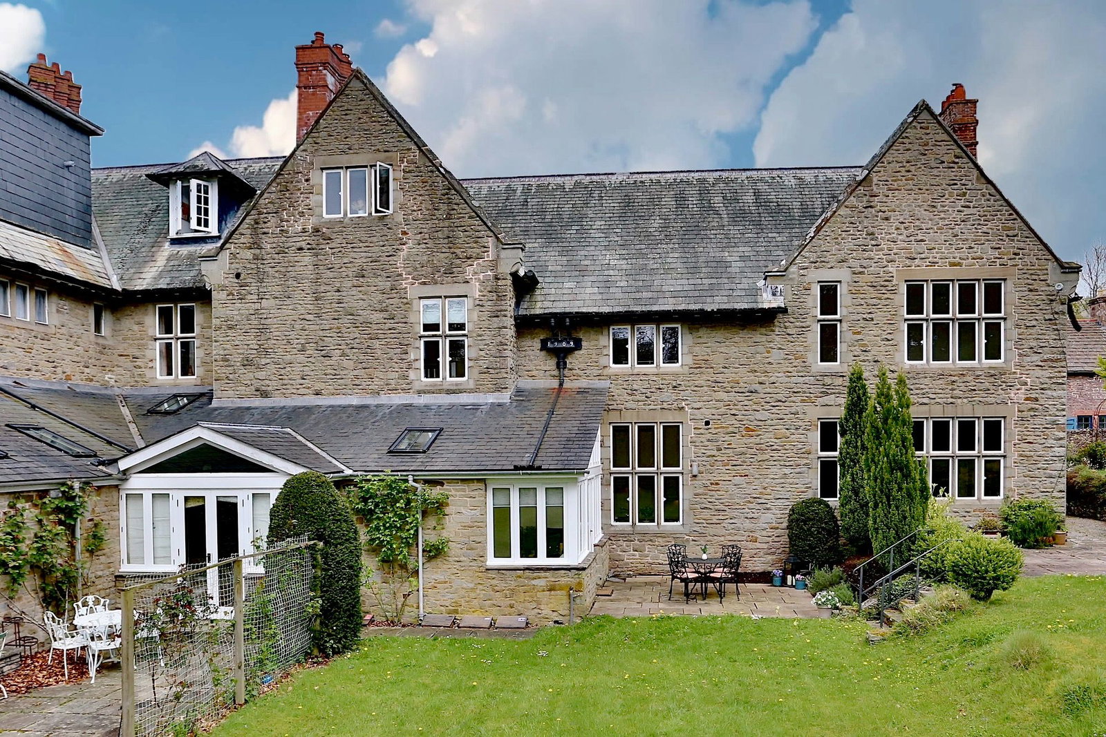 Terraced House in Abergavenny