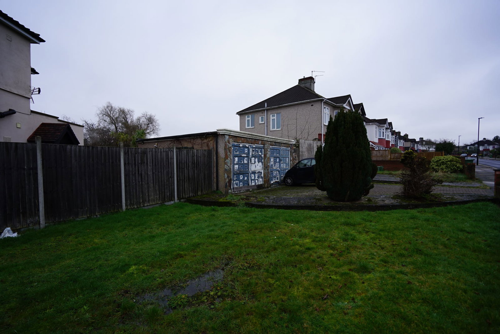 Plot in London