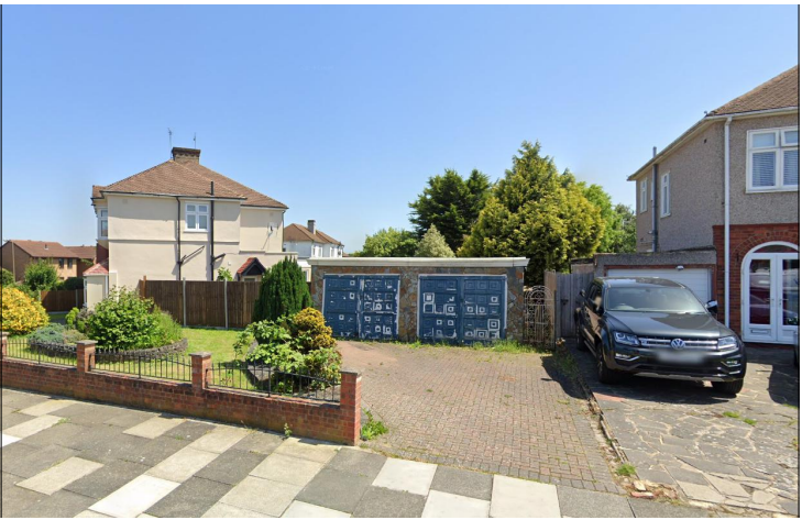 Plot in London