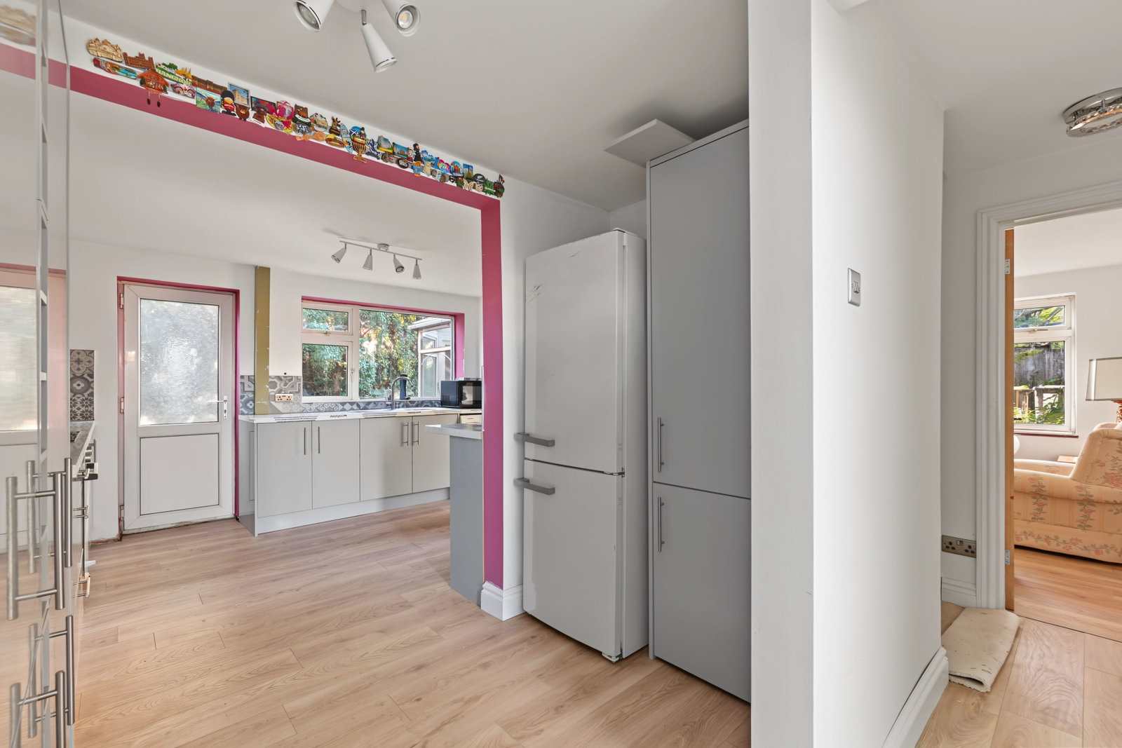 Terraced House for sale in Aylesford, Nursery Road, Ditton, Aylesford, ME20 6DZ, 890 m²