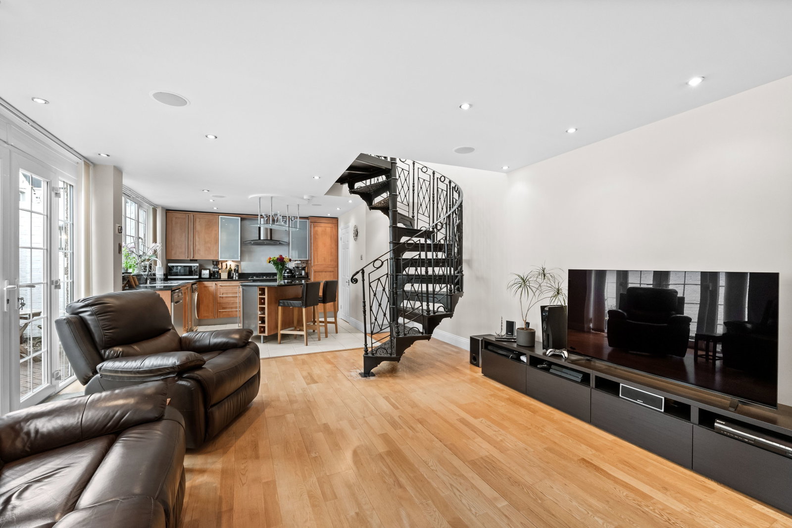 Link Detached House in Croydon