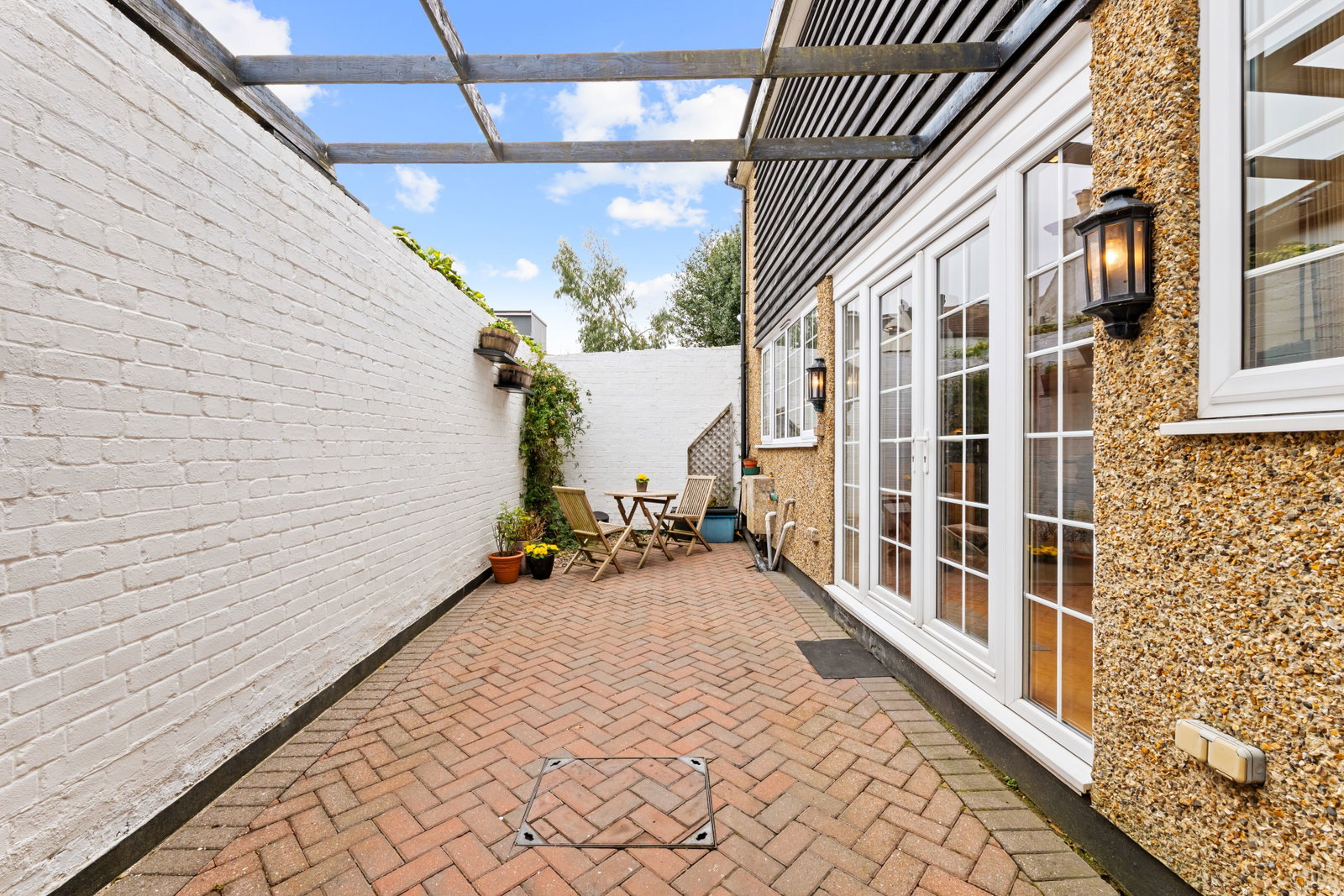 Link Detached House in Croydon
