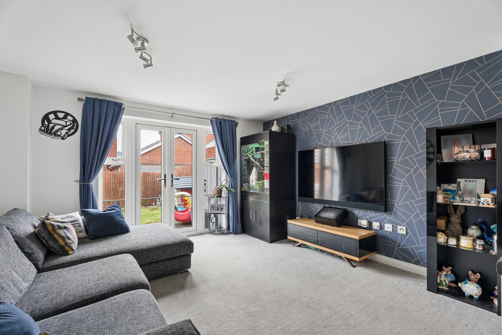 Semi Detached House in Dunstable