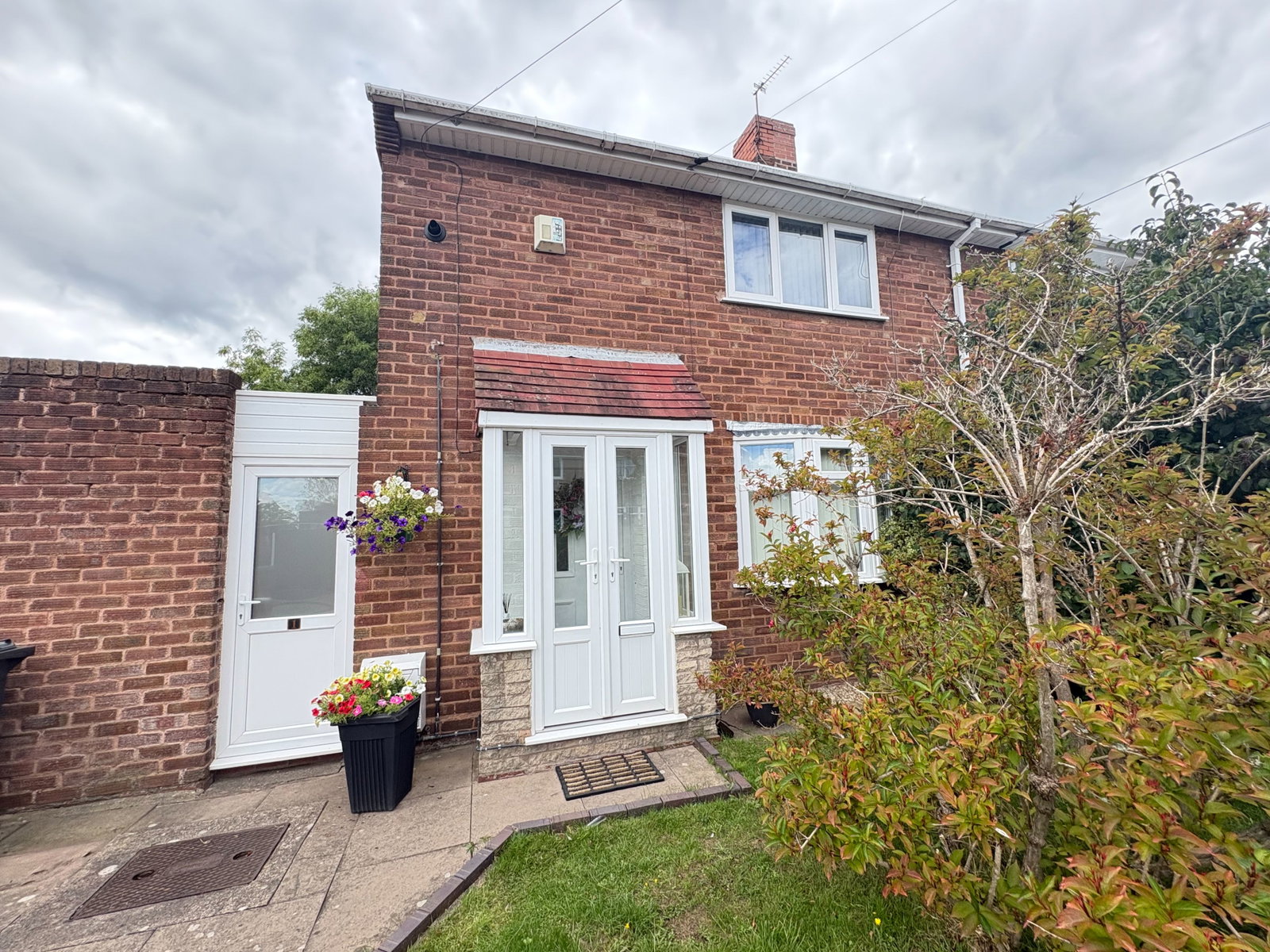Semi Detached House for sale in Wolverhampton, Thornley Close, Ashmore Park, Wednesfield, Wolverhampton, WV11 2HD
