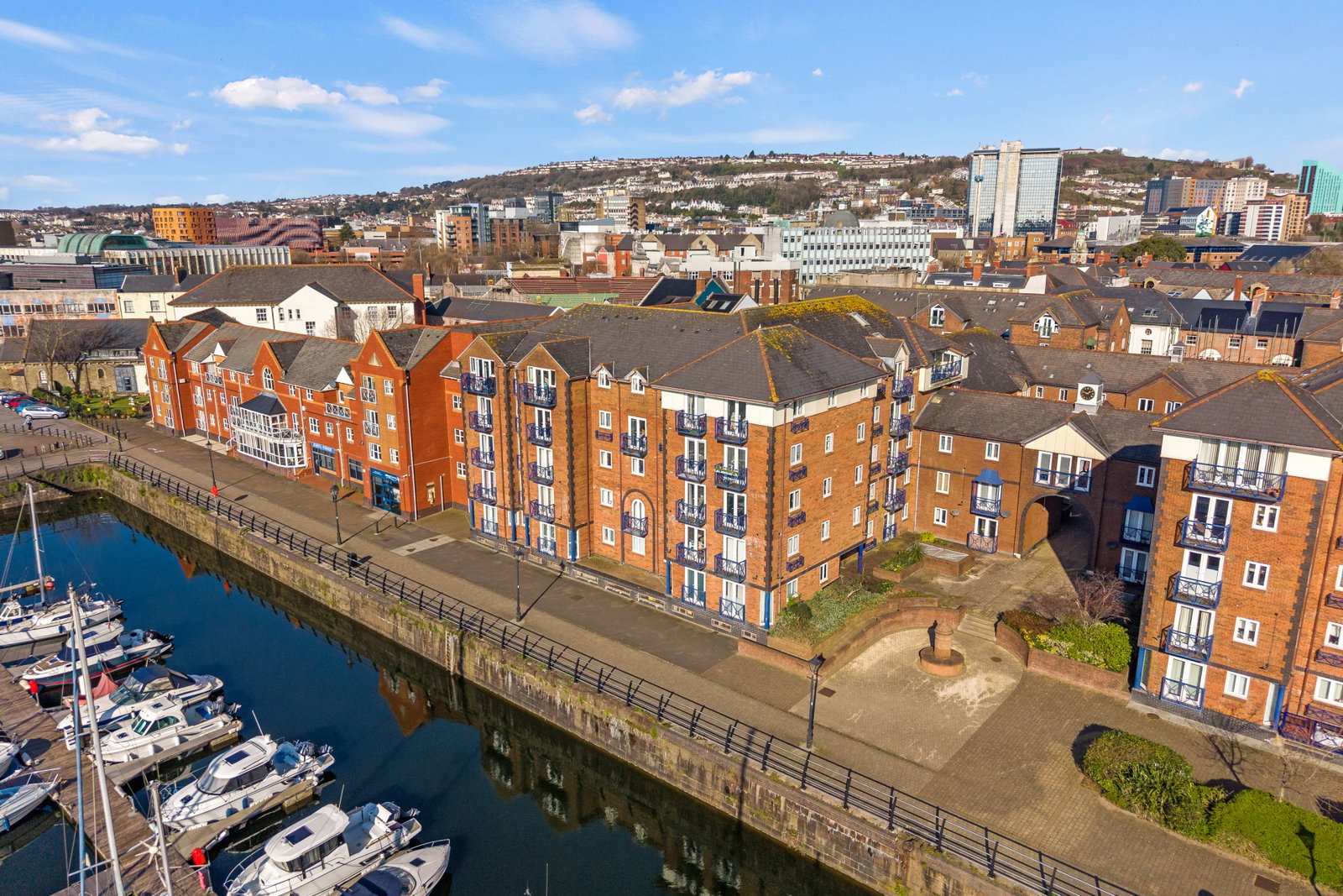 Flat in Swansea