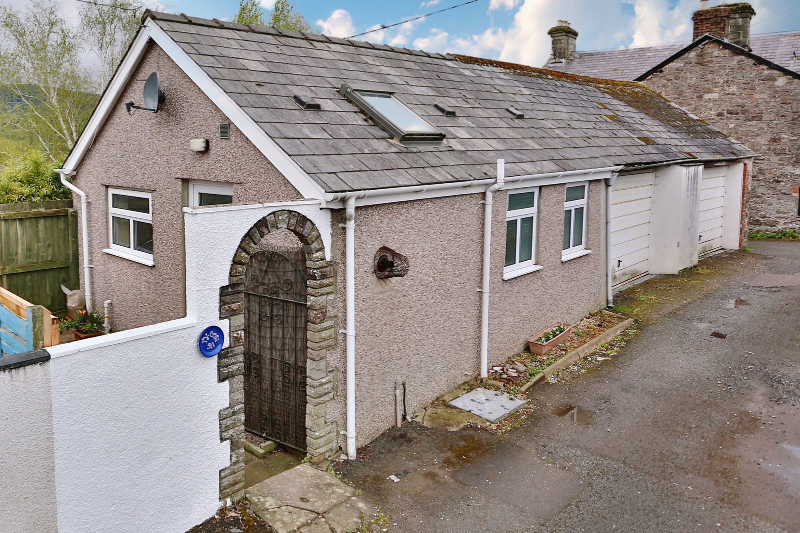 Semi Detached Bungalow in Crickhowell