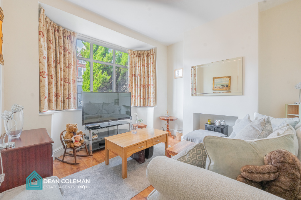Semi Detached House for sale in Birmingham, Woodland Road, Northfield, B31 2HZ, 1333 m²
