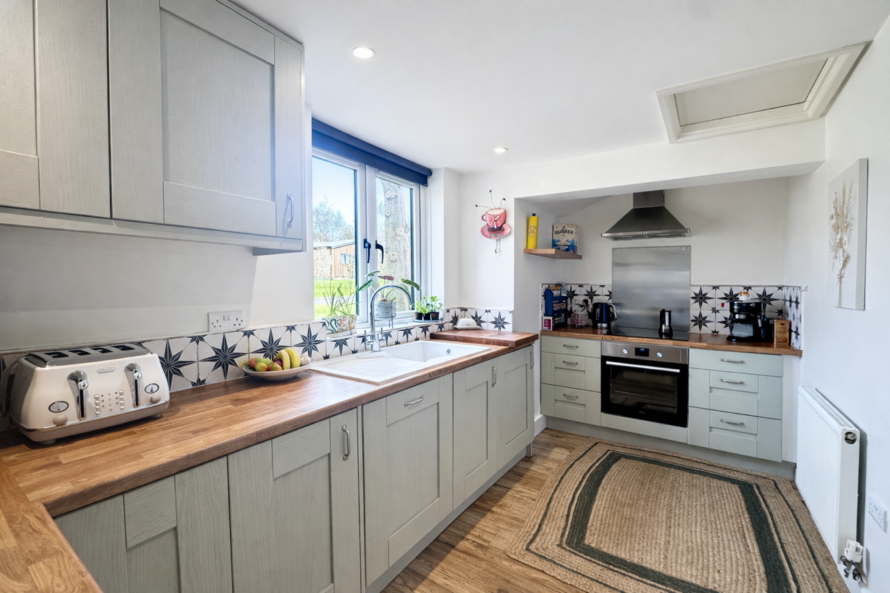 Detached House in Wrexham